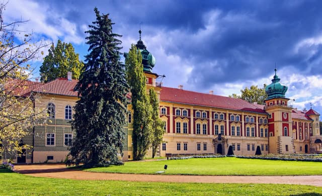 Muzeum zamek w Łańcucie - odkryj fascynującą historię i atrakcje Muzeum zamek w Łańcucie - odkryj fascynującą historię i atrakcje