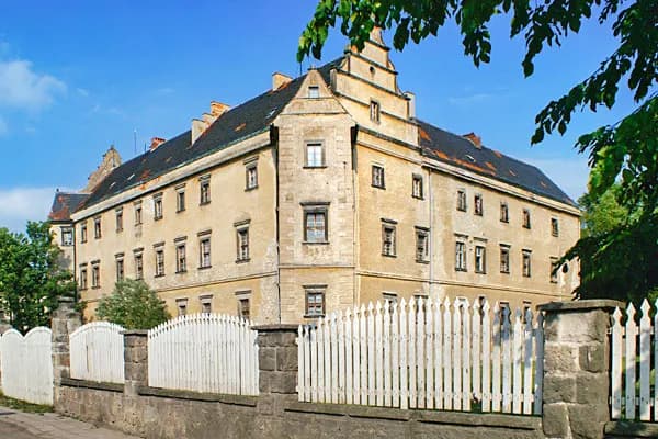 Zamek Płakowice w Lwówku Śląskim - historia, architektura i atrakcje Zamek Płakowice w Lwówku Śląskim - historia, architektura i atrakcje