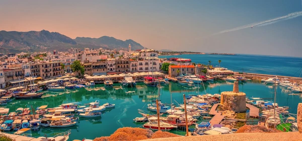 Ile trwa lot na Cypr Pafos z Warszawy? Sprawdź czas przelotu! Ile trwa lot na Cypr Pafos z Warszawy? Sprawdź czas przelotu!