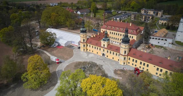 Pałac w Żyrowej - odkryj jego fascynującą historię i architekturę Pałac w Żyrowej - odkryj jego fascynującą historię i architekturę