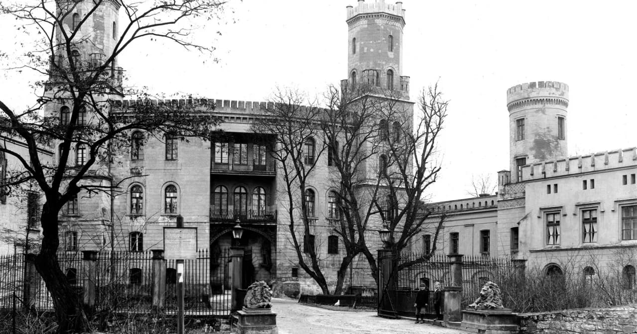 Ruiny zamku w Świerklańcu – fascynująca historia i ukryte tajemnice Ruiny zamku w Świerklańcu – fascynująca historia i ukryte tajemnice