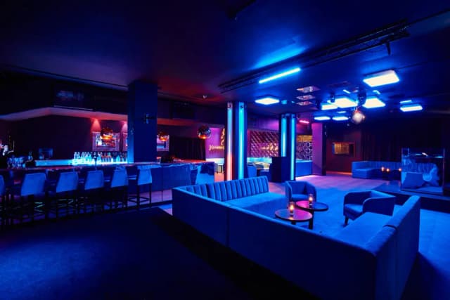 Najlepsze kluby w Pałacu Kultury – sprawdź, co oferują Najlepsze kluby w Pałacu Kultury – sprawdź, co oferują