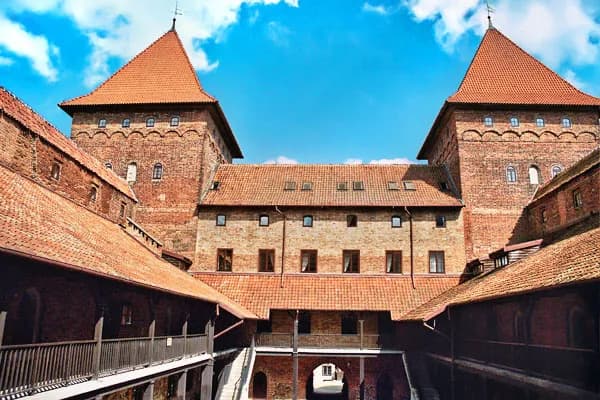 Zamek krzyżacki w Nidzicy: historia, tajemnice i atrakcje turystyczne Zamek krzyżacki w Nidzicy: historia, tajemnice i atrakcje turystyczne